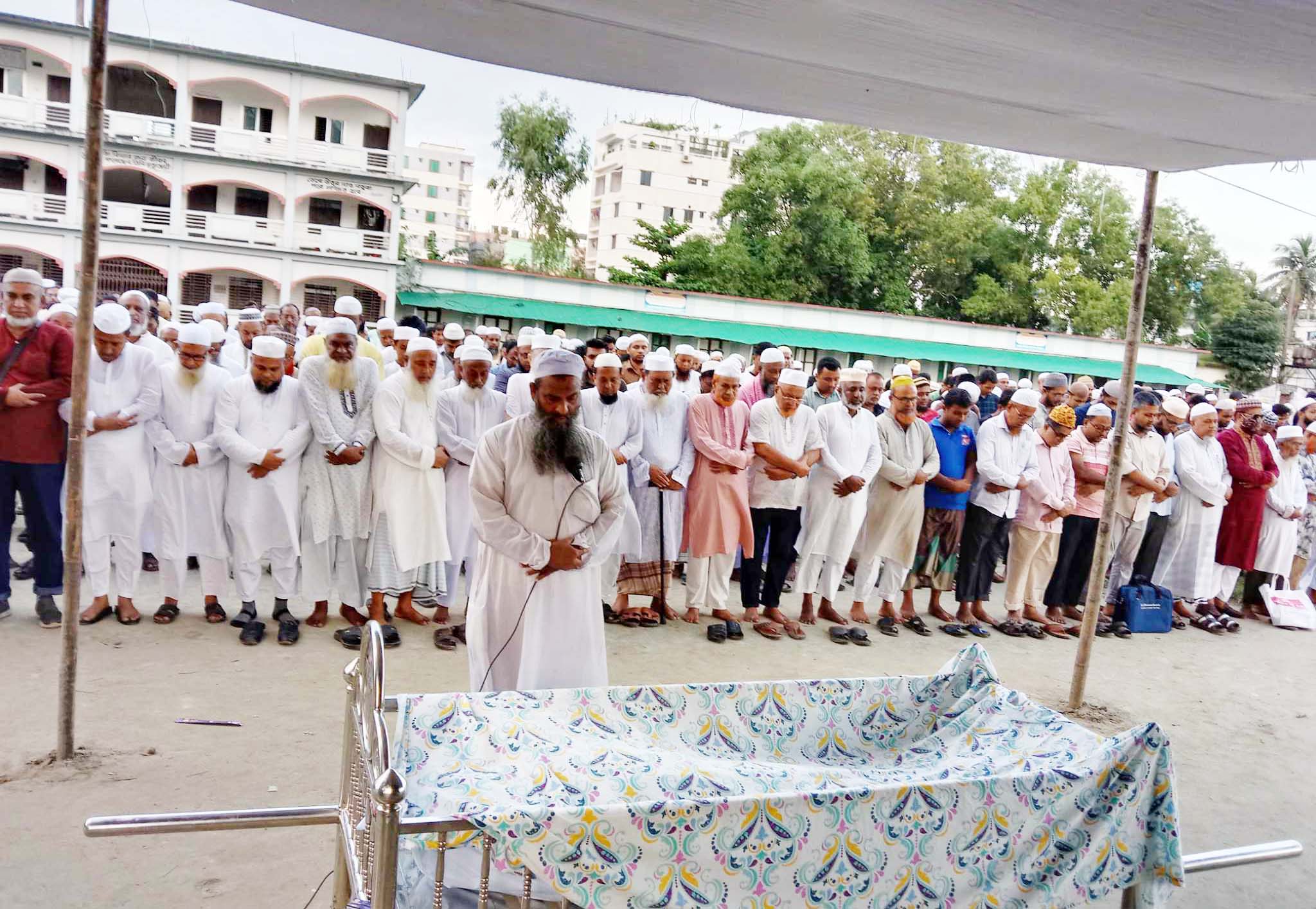 প্রফেসার আফতাব মহিব উল্লাহ’র দাফন সম্পন্ন প্রফেসার আফতাব মহিব উল্লাহ’র দাফন সম্পন্ন