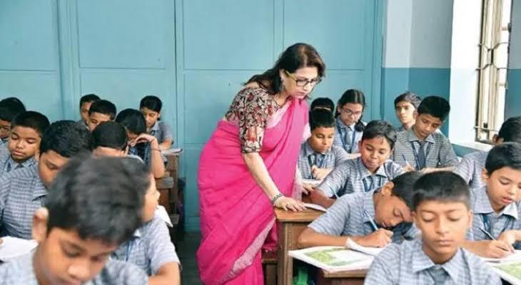এমপিওভুক্ত হচ্ছেন আরো প্রায় ৬ হাজার শিক্ষক এমপিওভুক্ত হচ্ছেন আরো প্রায় ৬ হাজার শিক্ষক