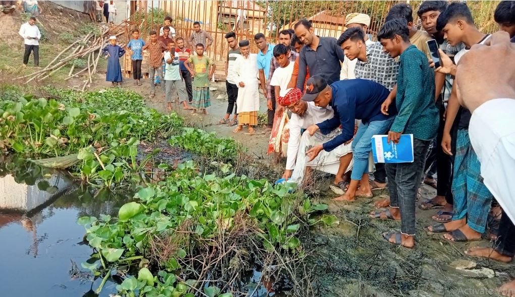 বৃহত্তর কুমিল্লা ও নোয়াখালী জেলার বিভিন্ন স্থানে মুহাদ্দিস রফিক উল্লাহ আফসারীর মৎস্য পোনা অবমুক্তকরণ কার্যক্রমে ব্যাপক সাড়া জাগিয়েছেন