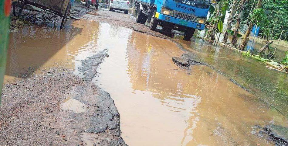 সাম্প্রতিককালের দূর্যোগে কুমিল্লায় প্রায় ১১শ’ কিলোমিটার পাকা সড়ক ক্ষতিগ্রস্ত