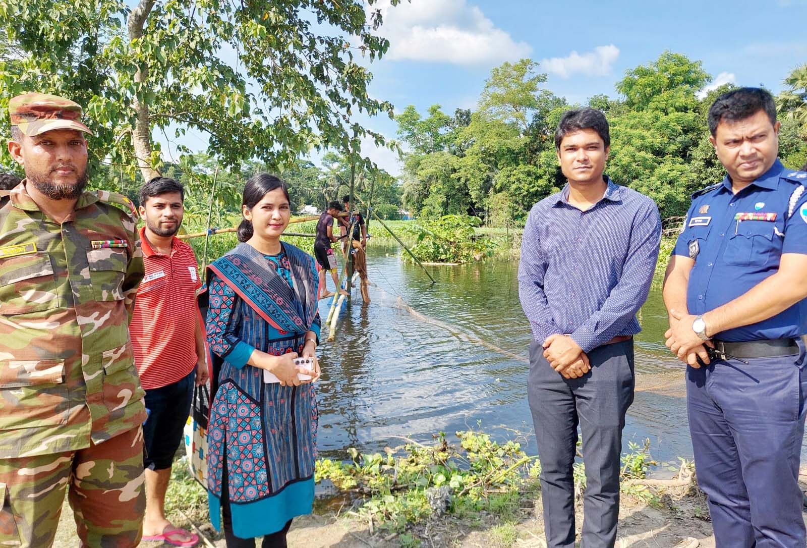 মনোহরগঞ্জে ডাকাতিয়া নদীতে মোবাইল কোট