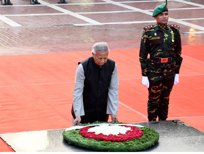 রাষ্ট্রপতি ও প্রধান উপদেষ্টার শহীদ বুদ্ধিজীবীদের প্রতি শ্রদ্ধা