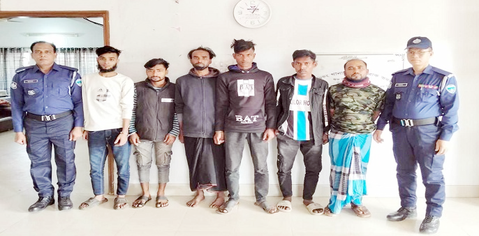 বুড়িচংয়ে চুরি ডাকাতি ও মাদক  মামলার ৬ আসামী গ্রেফতার