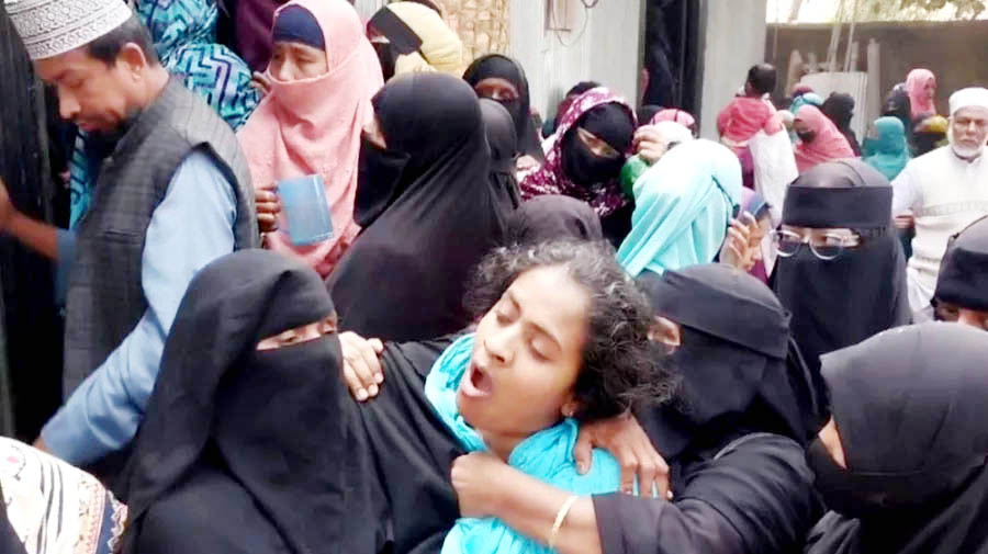 চৌদ্দগ্রামে সেপটিক ট্যাংক থেকে মহিলার লাশ উদ্ধার চৌদ্দগ্রামে সেপটিক ট্যাংক থেকে মহিলার লাশ উদ্ধার