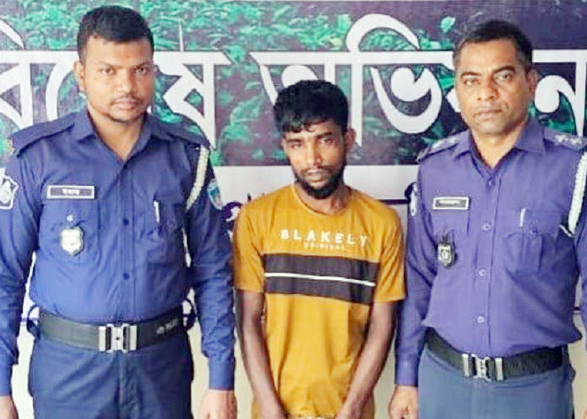 পরকীয়া প্রেমিকাকে শ্বাসরোধে হত্যা ঘাতক প্রেমিক ও সহযোগী আটক পরকীয়া প্রেমিকাকে শ্বাসরোধে হত্যা ঘাতক প্রেমিক ও সহযোগী আটক