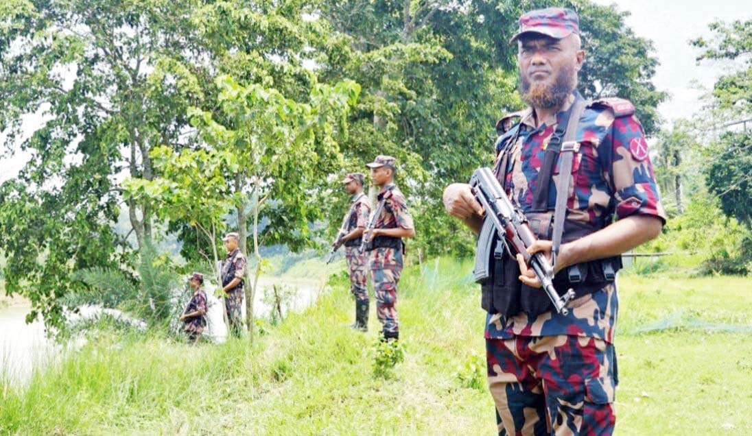 অনুপ্রবেশ ও পুশইন ঠেকাতে কুমিল্লা সীমান্তে সর্তক বিজিবি অনুপ্রবেশ ও পুশইন ঠেকাতে কুমিল্লা সীমান্তে সর্তক বিজিবি