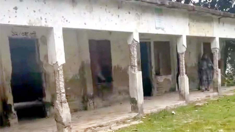 চাটখিলের শ্রীরায় সরকারী প্রাথমিক বিদ্যালয়ের বেহাল দশা চাটখিলের শ্রীরায় সরকারী প্রাথমিক বিদ্যালয়ের বেহাল দশা