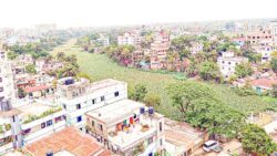 অবৈধ স্থাপনা উচ্ছেদে কালক্ষেপণের কারণে আটকে আছে ২শ’  কোটি টাকা ব্যয়ে পুরাতন গোমতী নদীর সৌন্দর্যবর্ধন প্রকল্প