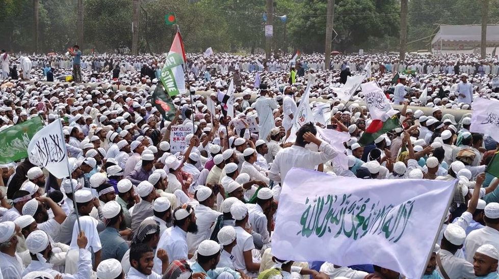 মহাসমাবেশ থেকে হেফাজতের নতুন কর্মসূচি ঘোষণা মহাসমাবেশ থেকে হেফাজতের নতুন কর্মসূচি ঘোষণা