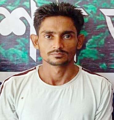 দেবীদ্বারে দোকান থেকে চুরি করা স্বর্ণ বিক্রি করতে গিয়ে দম্পতি আটক দেবীদ্বারে দোকান থেকে চুরি করা স্বর্ণ বিক্রি করতে গিয়ে দম্পতি আটক