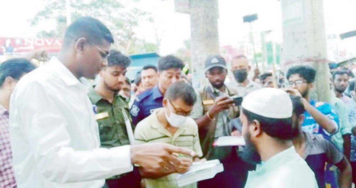 চৌদ্দগ্রামে খালে ময়লা ফেলায় ২ ভাঙারী দোকান সিলগালা চৌদ্দগ্রামে খালে ময়লা ফেলায় ২ ভাঙারী দোকান সিলগালা