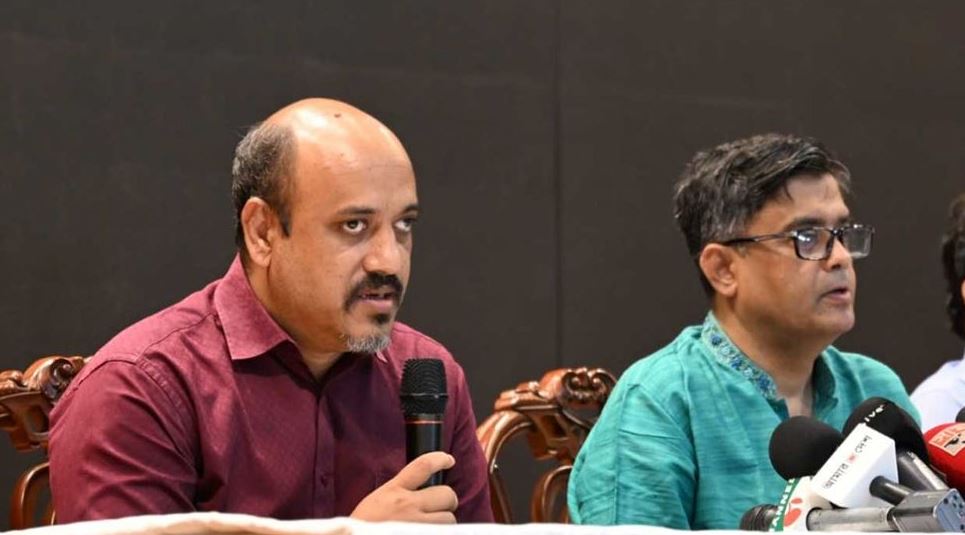 ভুল সংবাদে আইনানুগ ব্যবস্থা নেওয়া হবে: আজাদ মজুমদার ভুল সংবাদে আইনানুগ ব্যবস্থা নেওয়া হবে: আজাদ মজুমদার