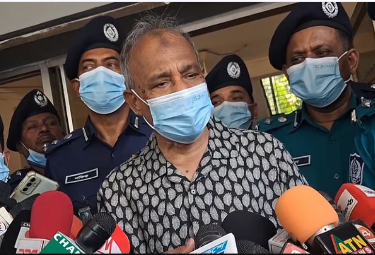 তারেক রহমানের দেশে ফিরতে কোনো বাধা নেই: স্বরাষ্ট্র উপদেষ্টা তারেক রহমানের দেশে ফিরতে কোনো বাধা নেই: স্বরাষ্ট্র উপদেষ্টা