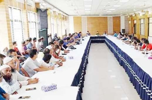 কোরবানীর পশুর হাটে চাঁদাবাজি ও হয়রানি বরদাশত করা হবে নাঃ কুমিল্লার পুলিশ সুপার কোরবানীর পশুর হাটে চাঁদাবাজি ও হয়রানি বরদাশত করা হবে নাঃ কুমিল্লার পুলিশ সুপার