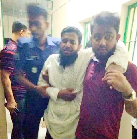 চাটখিলে ছাত্রীকে শ্লীলতাহানীর অভিযোগে মাদরাসা পরিচালককে গণপিটুনি দিয়ে পুলিশে সোপর্দ চাটখিলে ছাত্রীকে শ্লীলতাহানীর অভিযোগে মাদরাসা পরিচালককে গণপিটুনি দিয়ে পুলিশে সোপর্দ
