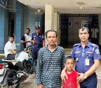 মনোহরগঞ্জ থেকে অপহৃত শিশু রাসেলকে ৭  দিন পর উদ্ধারঃ ২ অপহরণকারী গ্রেফতার