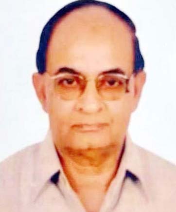 সাবেক এমপি ডাঃ কামারুজ্জামানের সমাধিতে  বিভিন্ন শিক্ষা প্রতিষ্ঠানের শ্রদ্ধাঞ্জলি ও দোয়া