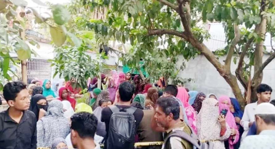 কুমিল্লায় মা-মেয়ের লাশ উদ্ধার ছেলে ও তার স্ত্রী আটক কুমিল্লায় মা-মেয়ের লাশ উদ্ধার ছেলে ও তার স্ত্রী আটক