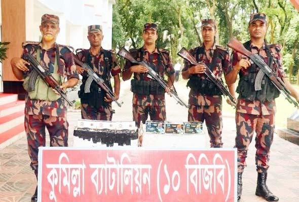 কুমিল্লা সদর দক্ষিনে ৮৬ লাখ টাকার  ভারতীয় মোবাইল ডিসপ্লে আটক
