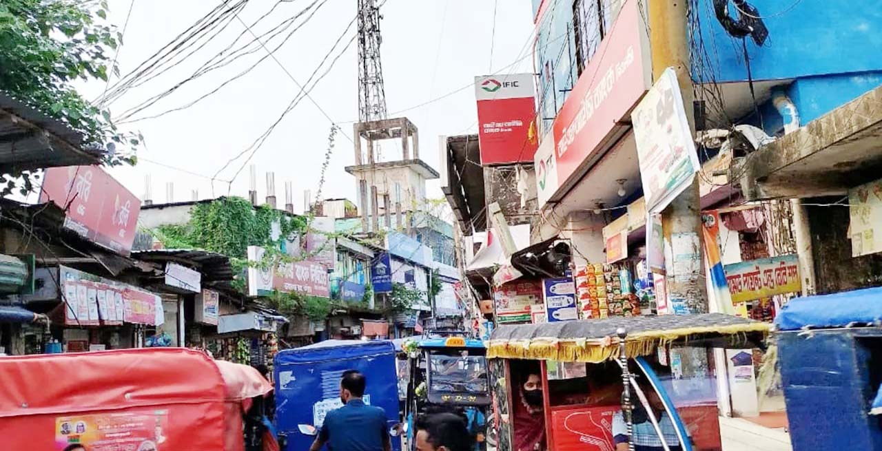 মনোহরগঞ্জে ব্যাটারিচালিত অটোরিকশার দৌরাত্ম