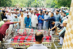 সড়ক দূর্ঘটনায় নিহত চৌদ্দগ্রামের ৫ নারীর দাফন সম্পন্ন