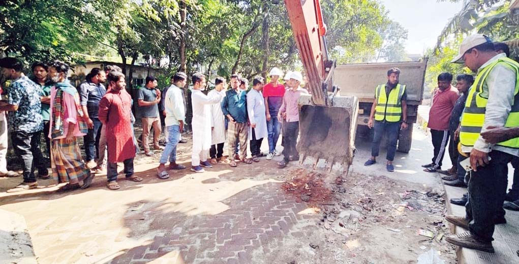 <span class="entry-title-primary">দীর্ঘদিনের ভোগান্তির অবসান</span> <span class="entry-subtitle">দেবিদ্বার-চান্দিনা সড়ক সংস্কার কাজ শুরু</span>