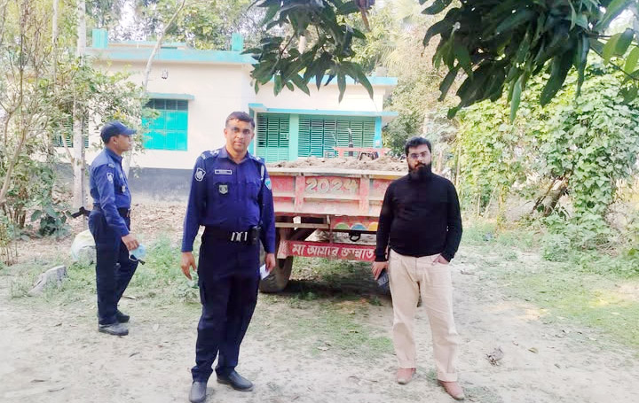 চৌদ্দগ্রামে অবৈধভাবে মাটি কাটার  অপরাধে ৫ জনের বিরুদ্ধে মামলা