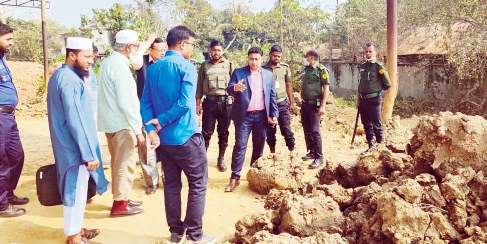 কুমিল্লা সদর দক্ষিণ উপজেলায় পাঁচ ইটভাটাকে ১৩ লাখ টাকা জরিমানা কুমিল্লা সদর দক্ষিণ উপজেলায় পাঁচ ইটভাটাকে ১৩ লাখ টাকা জরিমানা