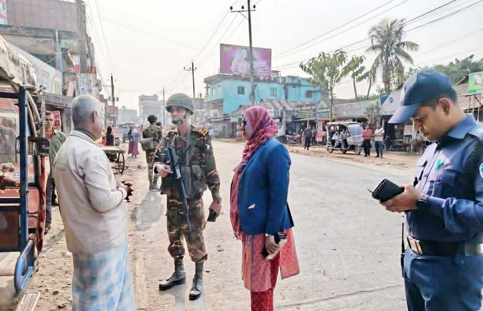 বাগমারা বাজার যানজটমুক্ত করতে প্রশাসনের অভিযান