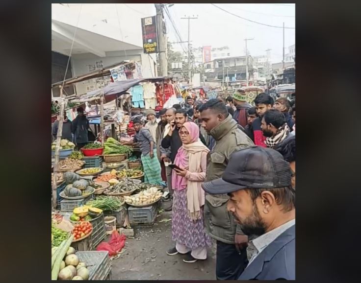 লাকসাম পৌর শহরের অবৈধ  দোকান পাট উচ্ছেদ অভিযান