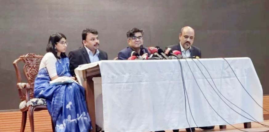 ১৭ ও ১৮ই ফেব্রæয়ারির মধ্যেই নির্বাচিত সরকারের কাছে  ক্ষমতা হস্তান্তর করবে অন্তর্বতীকালীন সরকার: প্রেস সচিব