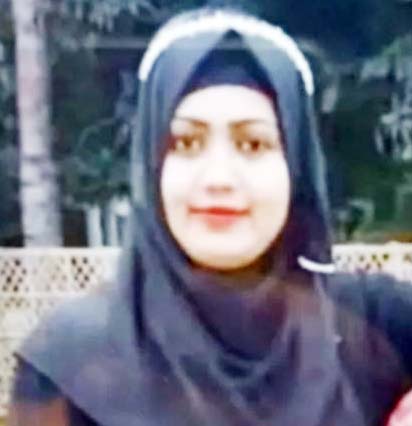 বুড়িচংয়ে পিকআপ চালক হত্যা মামলায়  নিহতের দ্বিতীয় স্ত্রী র‌্যাবের হাতে গ্রেপ্তার